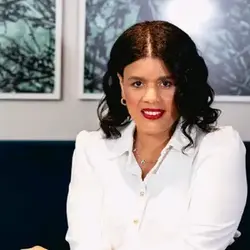 Foto da professora Juliana Kaiser