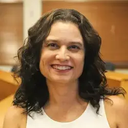 Foto da professora Ana Heloísa Lemos