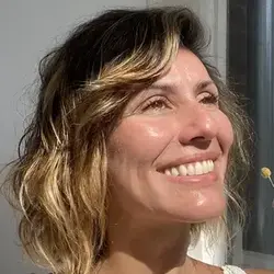 Foto da professora Camila Soares