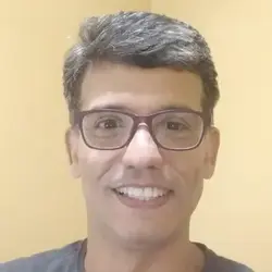 Foto do professor Luciano Soares