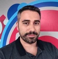 Foto do professor Felipe Mendes
