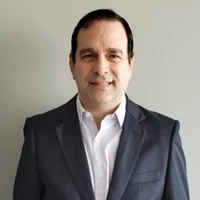 Foto do professor Marcantonio Fabra