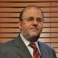 Foto do professor Marcos Cohen
