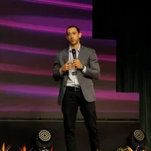 Foto do professor Raphael Braga